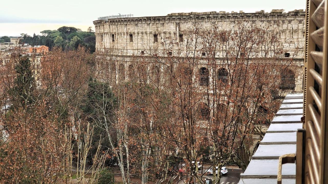 Drsrome - Roman'S Ruins Colosseum Exterior photo